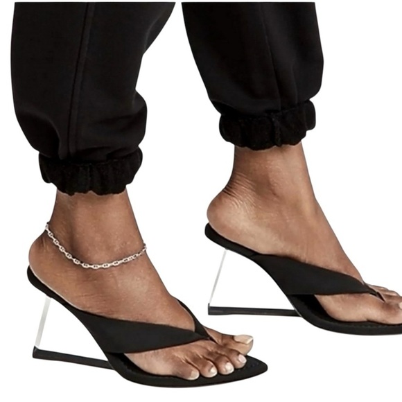 NIB Good American Cinder-f*Cking-rella Thong Sandals - Size 11 - Picture 1 of 11